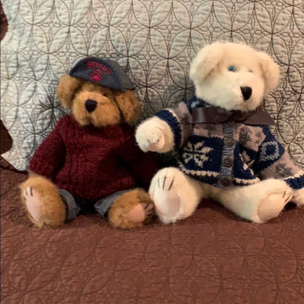 Set of 2 Boyd’s bears